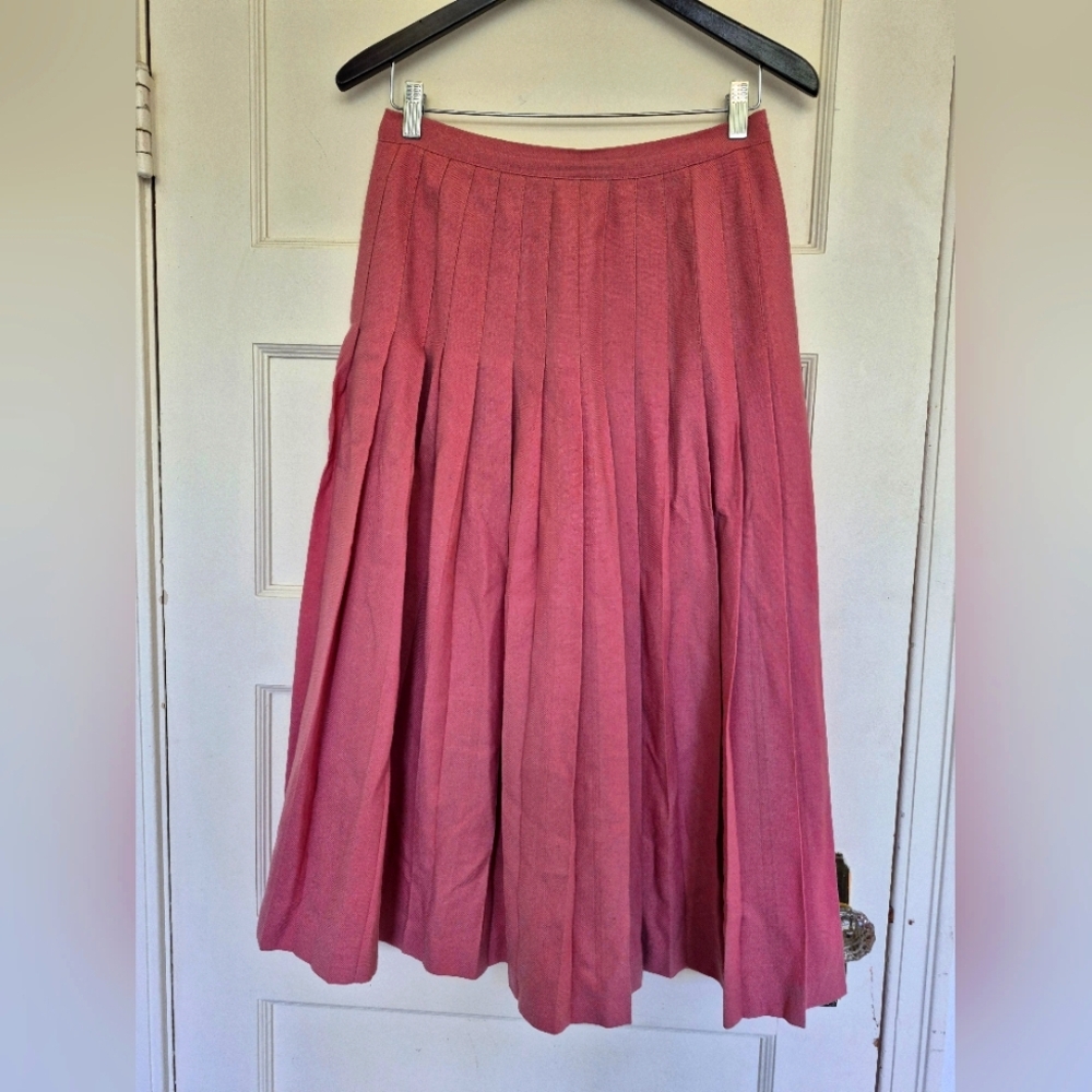 Vintage Wool Pleated Skirt Made In Canada Rose Pink 30" Waist